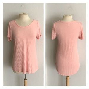 CLOSET CLOSING! FIRM $  Lularoe ribbed Classic T